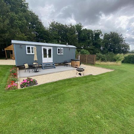 The Bibury - Westwell Downs Shepherd Huts Оксфорд Екстер'єр фото