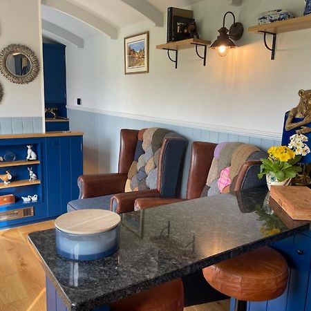 The Bibury - Westwell Downs Shepherd Huts Оксфорд Екстер'єр фото