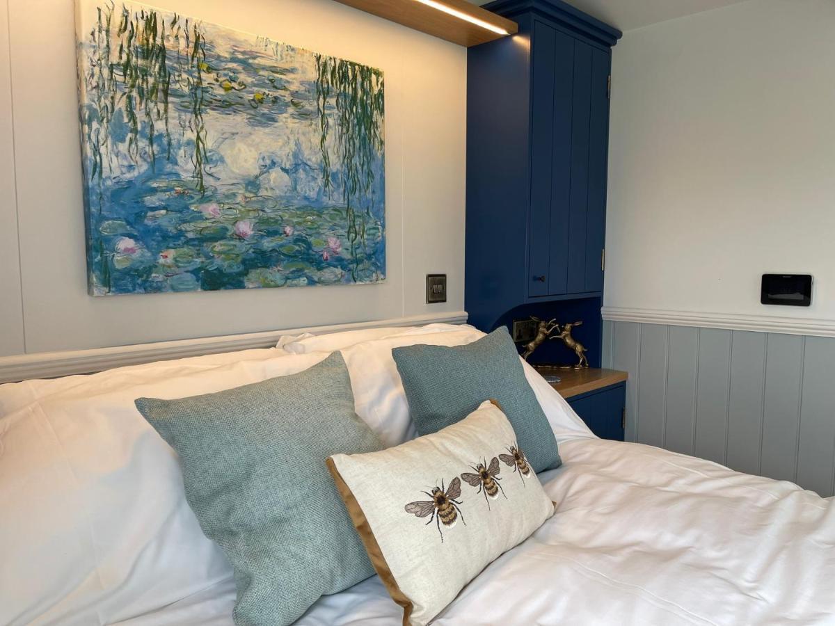 The Bibury - Westwell Downs Shepherd Huts Оксфорд Екстер'єр фото