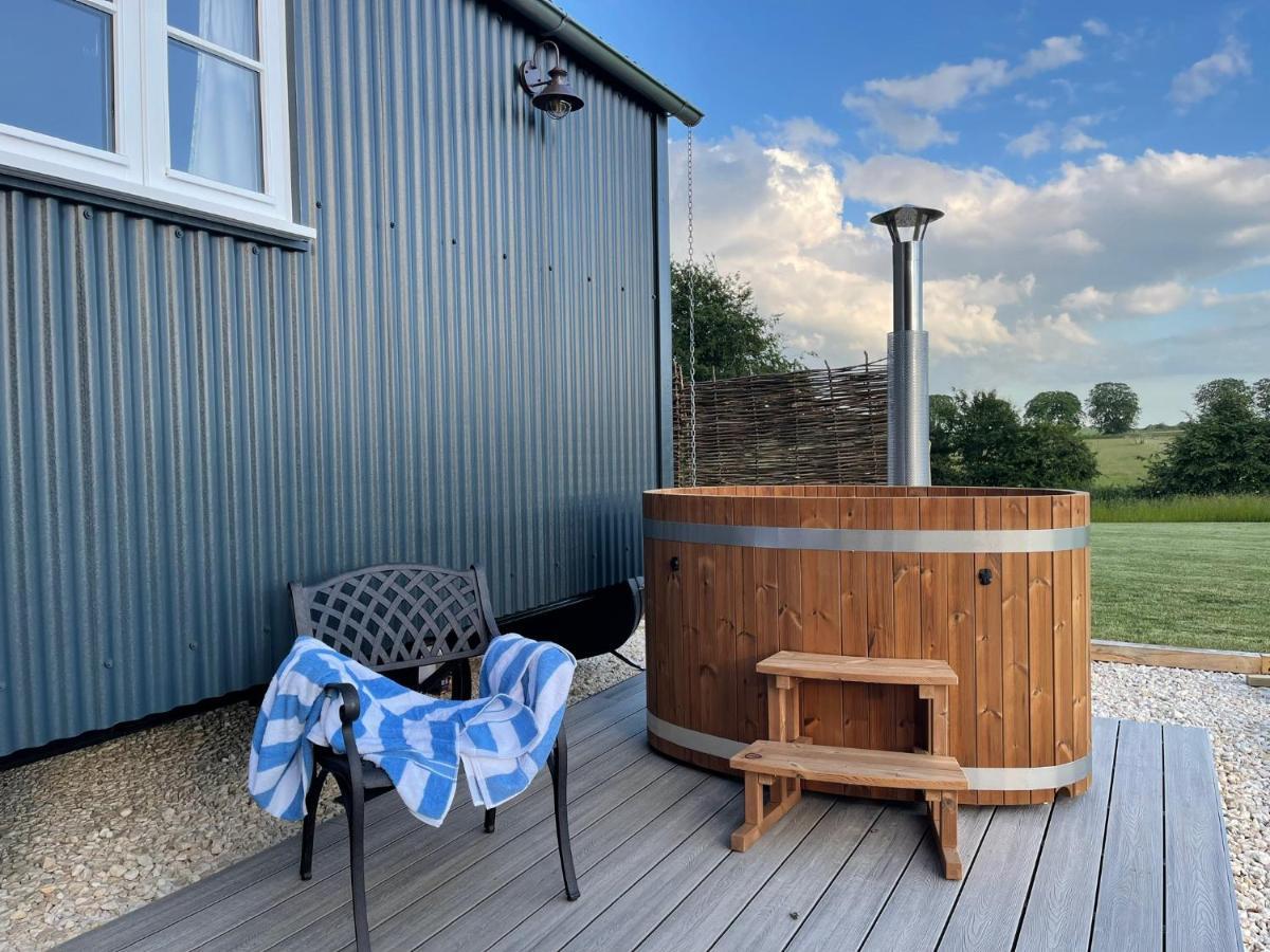 The Bibury - Westwell Downs Shepherd Huts Оксфорд Екстер'єр фото
