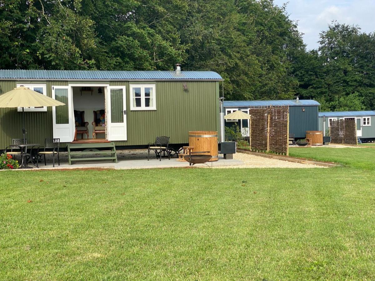 The Bibury - Westwell Downs Shepherd Huts Оксфорд Екстер'єр фото